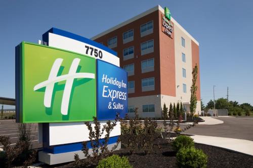West Chester Hotel | Holiday Inn Express & Suites - Cincinnati North - Liberty Way by IHG