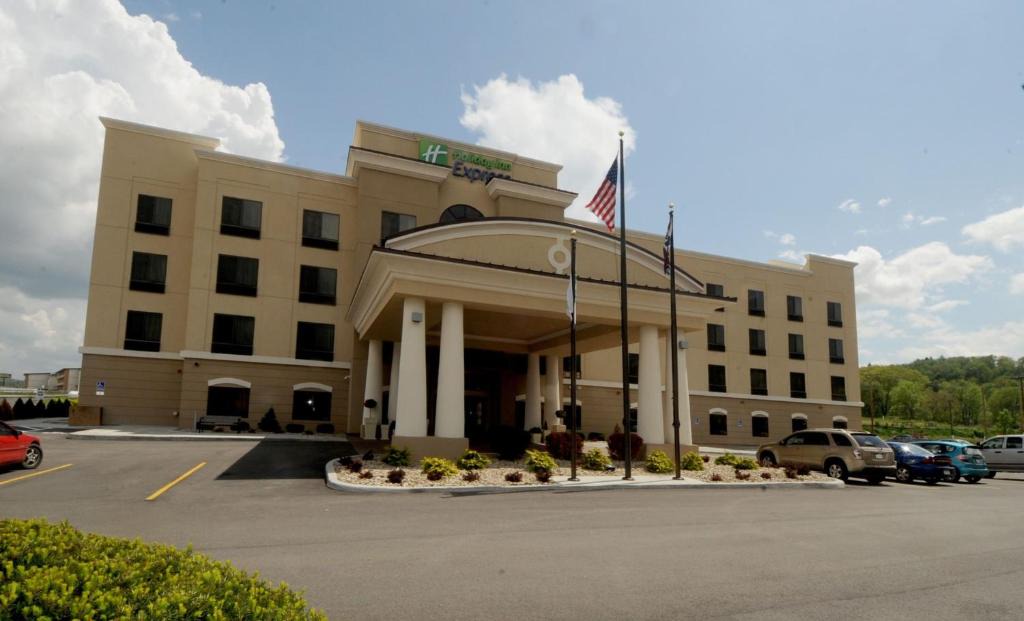 Somerset Hotel | Holiday Inn Express Somerset by IHG