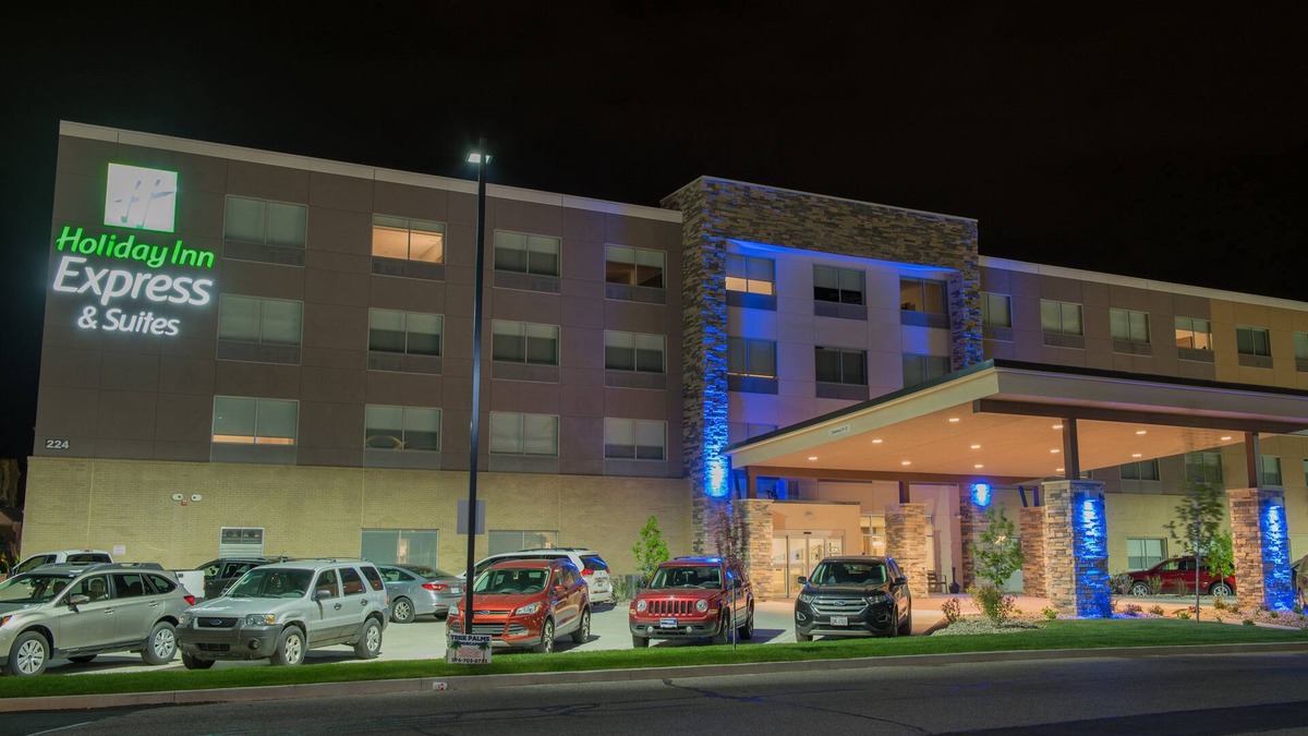 Fort Wayne Hotel | Holiday Inn Express & Suites Fort Wayne North by IHG