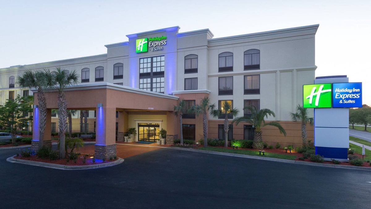 Northside Hotel | Holiday Inn Express & Suites Jacksonville Airport by IHG