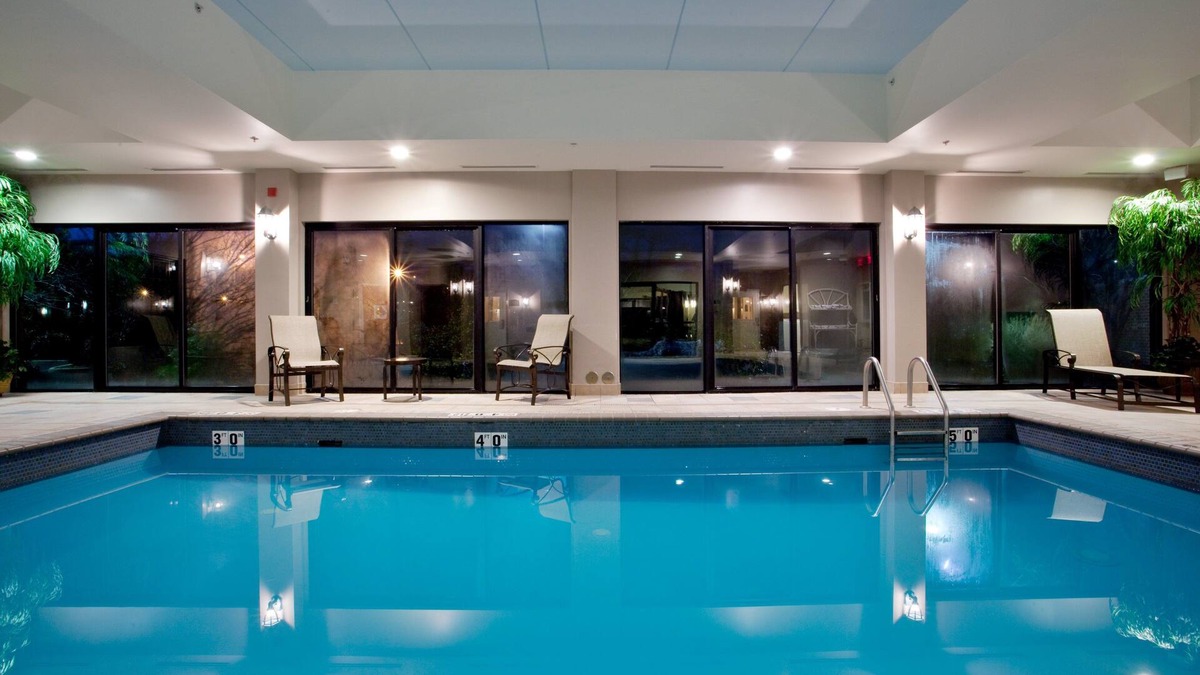 Newport News Hotel | Holiday Inn Express & Suites Newport News by IHG