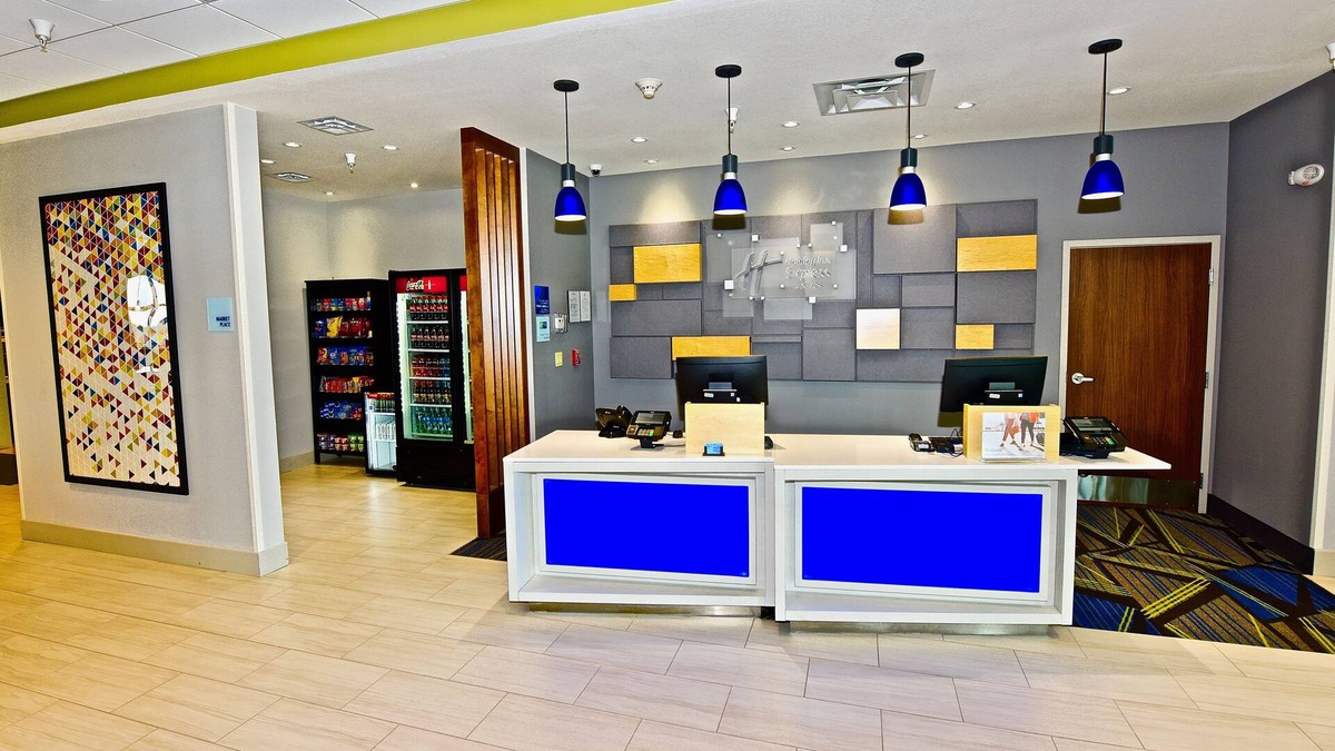 Perryville Hotel | Holiday Inn Express & Suites Perryville by IHG