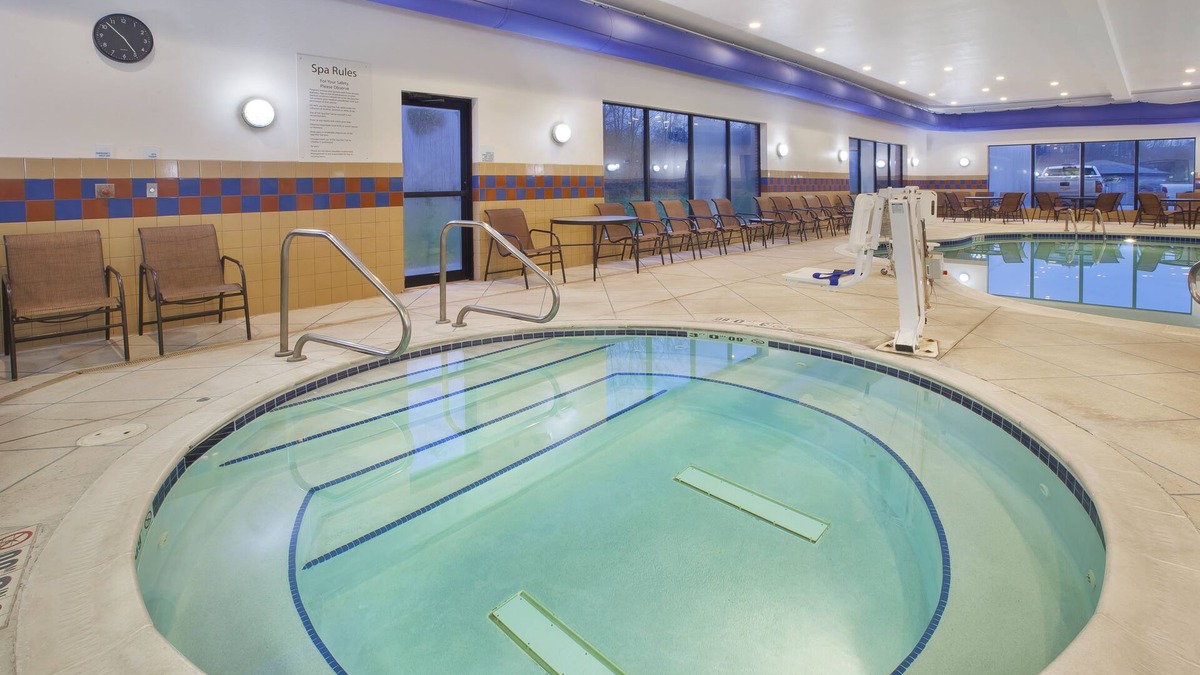 Triadelphia Hotel | Holiday Inn Express & Suites Wheeling by IHG