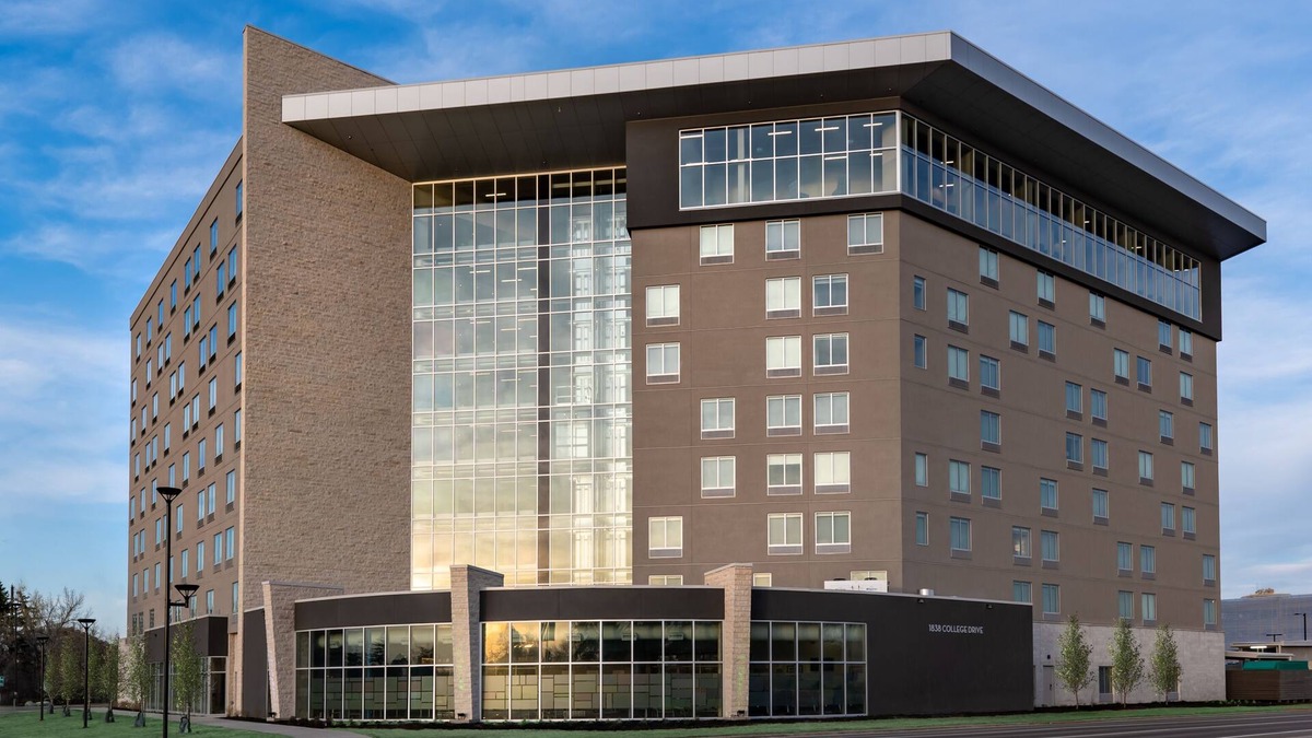 Saskatoon Hotel | Holiday Inn Express & Suites Saskatoon East - University by IHG