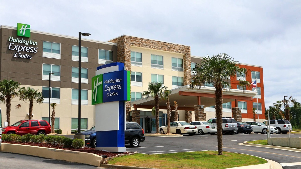 Alabaster Hotel | Holiday Inn Express & Suites Alabaster by IHG
