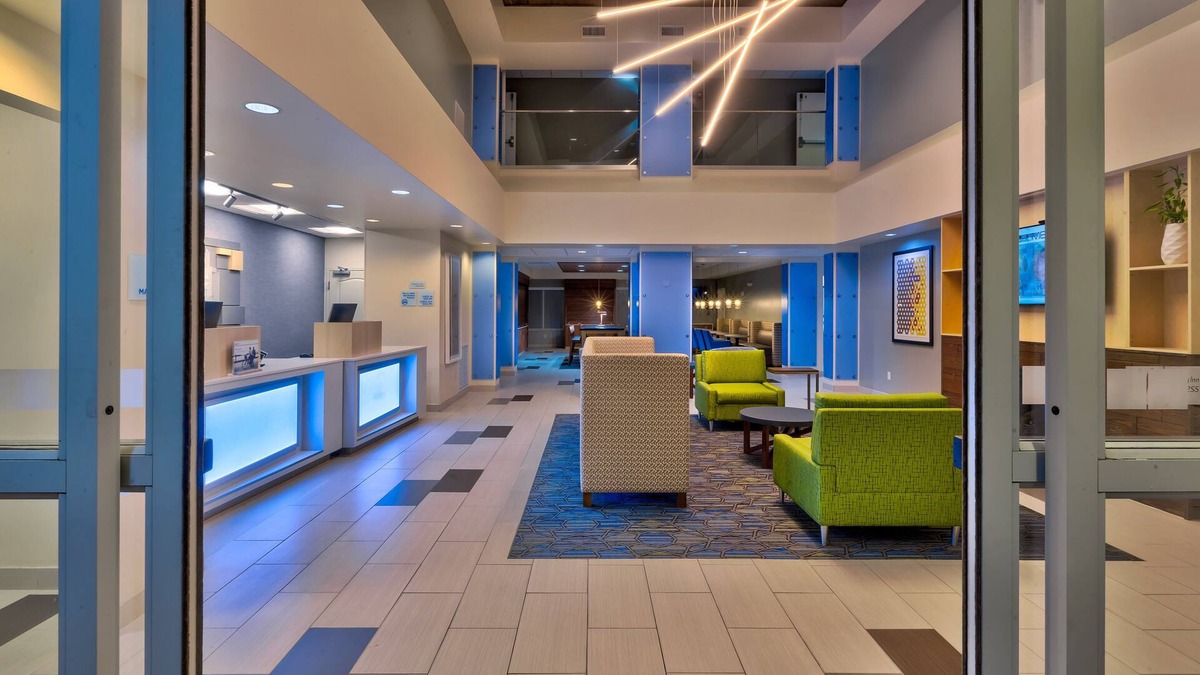 Effingham Hotel | Holiday Inn Express & Suites Effingham by IHG