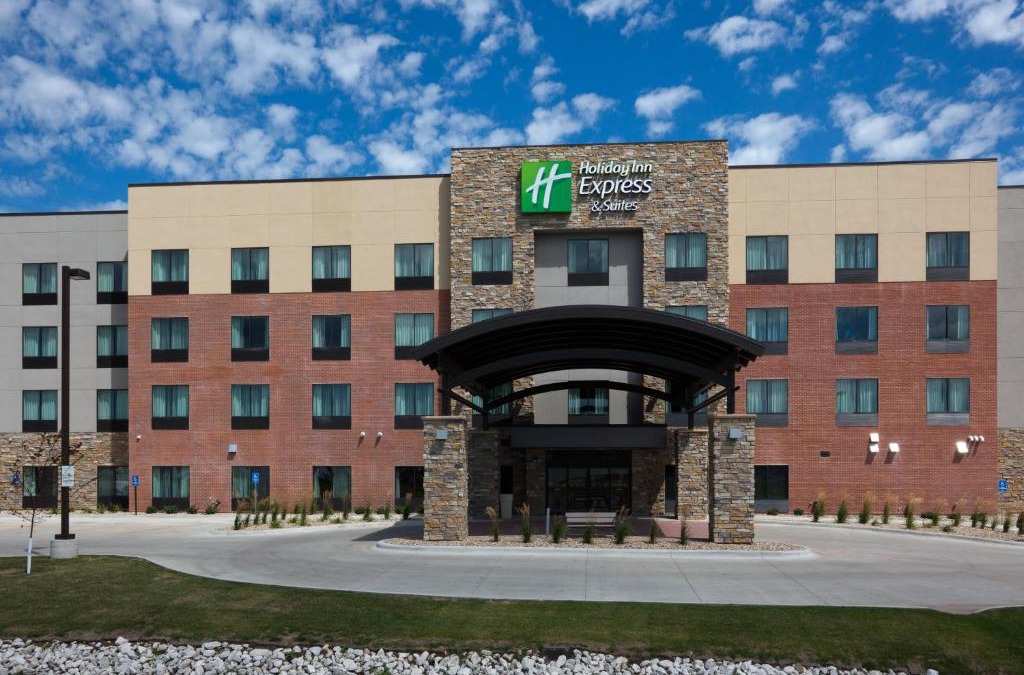 Fort Dodge Hotel | Holiday Inn Express & Suites Fort Dodge by IHG