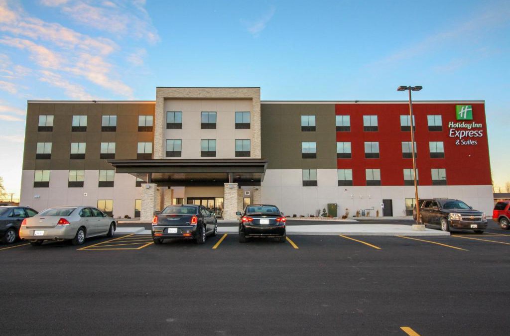 Kirksville Hotel | Holiday Inn Express & Suites - Kirksville - University Area by IHG