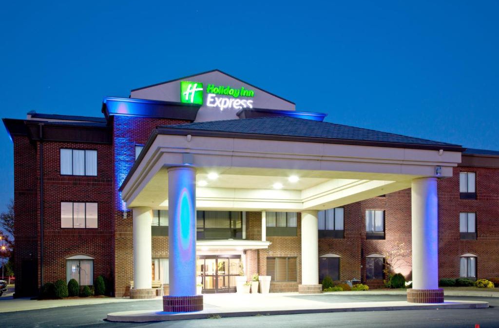 Shelbyville Hotel | Holiday Inn Express & Suites Shelbyville by IHG