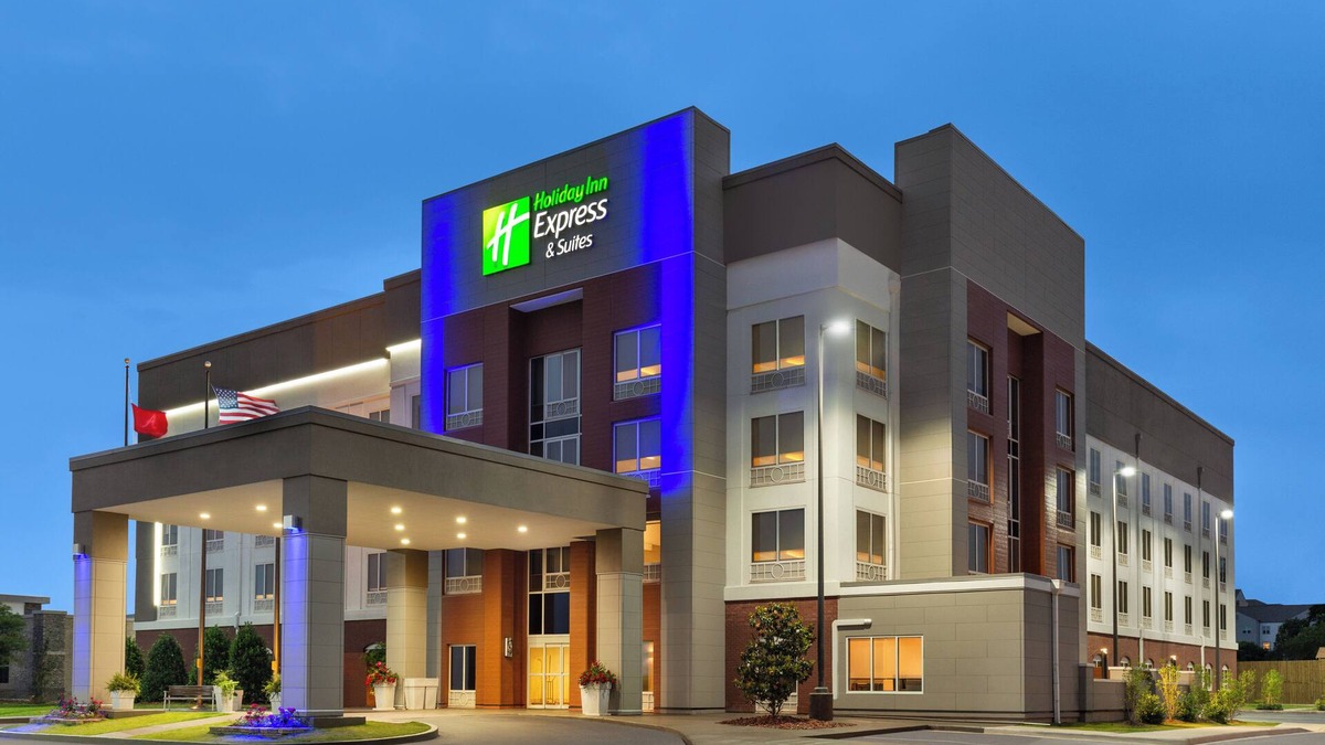 Tuscaloosa Hotel | Holiday Inn Express & Suites Tuscaloosa-University by IHG