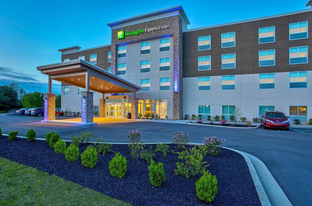 Versailles Hotel | Holiday Inn Express & Suites - Lexington W - Versailles by IHG