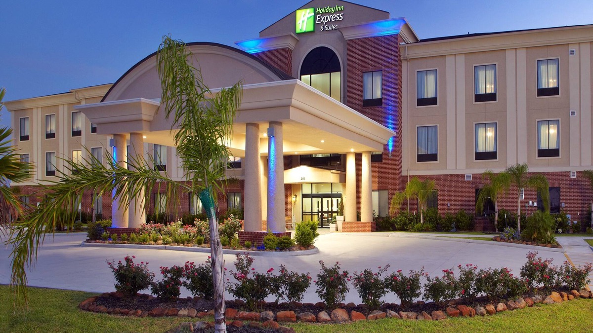 Deer Park Hotel | Holiday Inn Express & Suites Deer Park by IHG