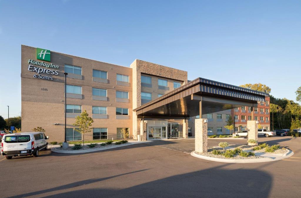 Kalamazoo Hotel | Holiday Inn Express & Suites - Kalamazoo West by IHG