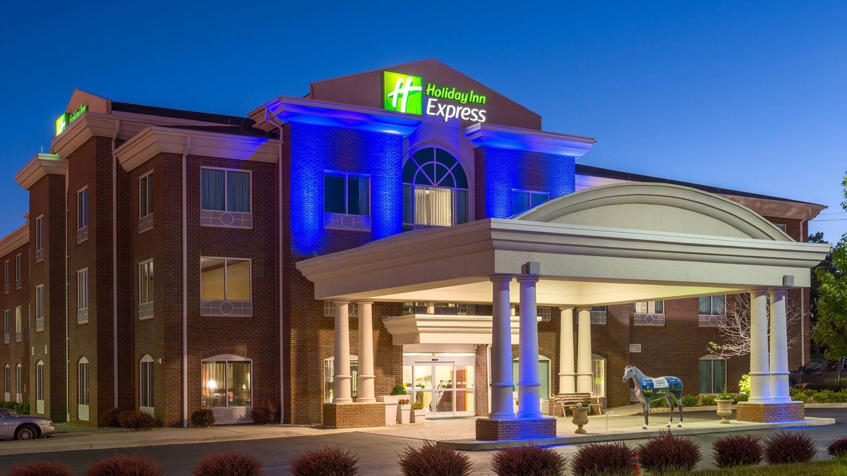 Lexington Hotel | Holiday Inn Express & Suites Lexington Dtwn Area-Keenland by IHG