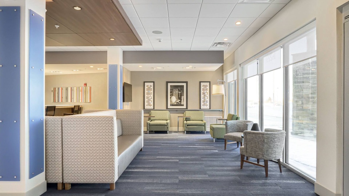 Fox Valley Hotel | Holiday Inn Express & Suites Lockport by IHG
