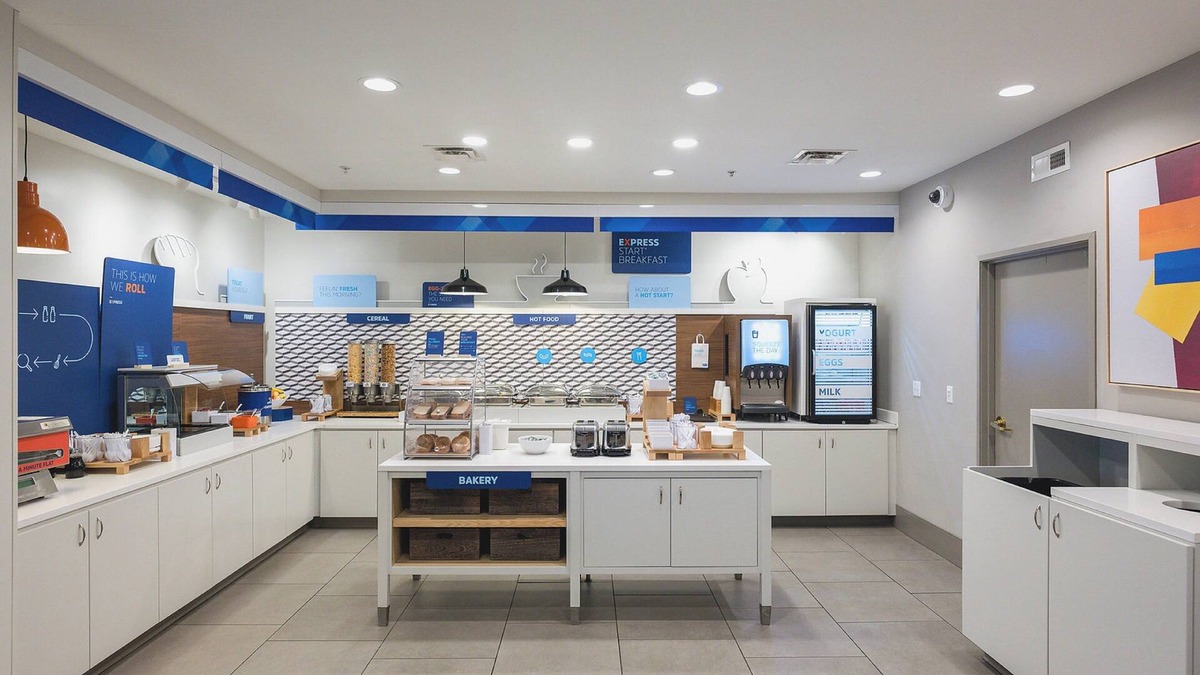 Trowbridge Park Hotel | Holiday Inn Express & Suites Marquette by IHG