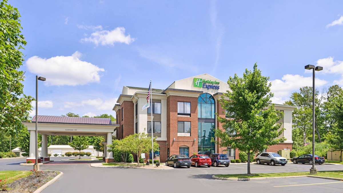 North Lima Hotel | Holiday Inn Express & Suites North Lima by IHG