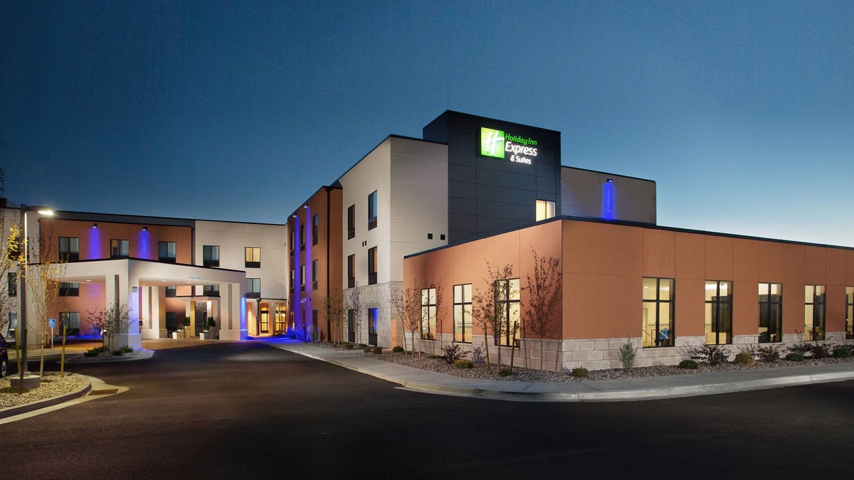 Pocatello Hotel | Holiday Inn Express & Suites Pocatello by IHG