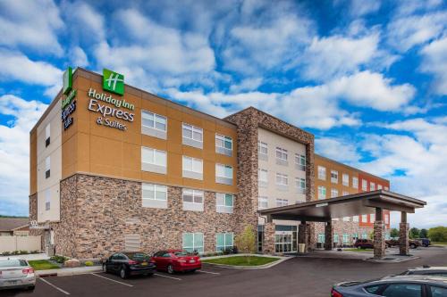 Rice Lake Hotel | Holiday Inn Express & Suites - Rice Lake by IHG