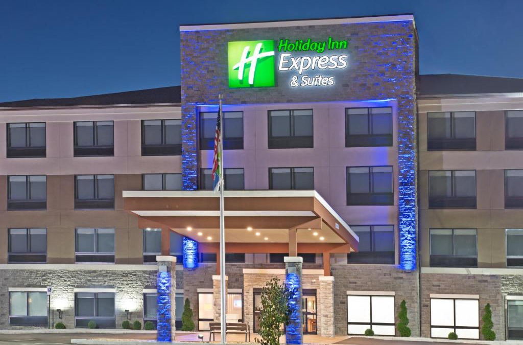 Uniontown Hotel | Holiday Inn Express & Suites Uniontown by IHG