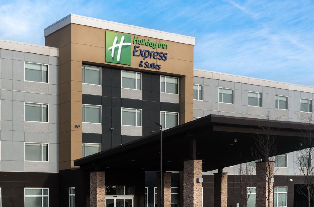 West Edmonton Hotel | Holiday Inn Express & Suites - West Edmonton-Mall Area by IHG