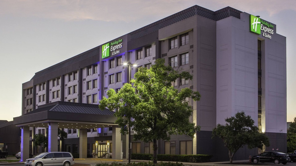Sheridan Hotel | Holiday Inn Express & Suites Mississauga-Toronto Southwest by IHG