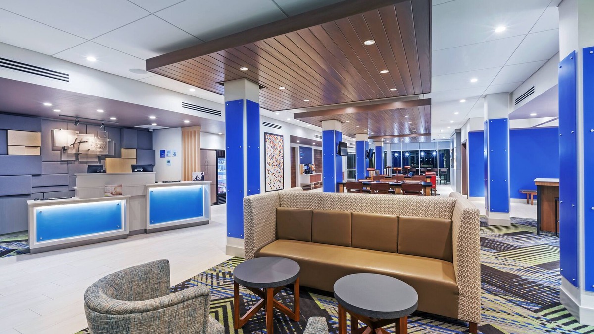 Chanute Hotel | Holiday Inn Express & Suites Chanute by IHG