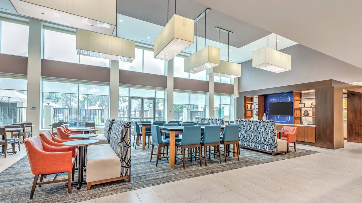 Braeswood Place Hotel | Holiday Inn Express & Suites Houston S - Medical Ctr Area by IHG