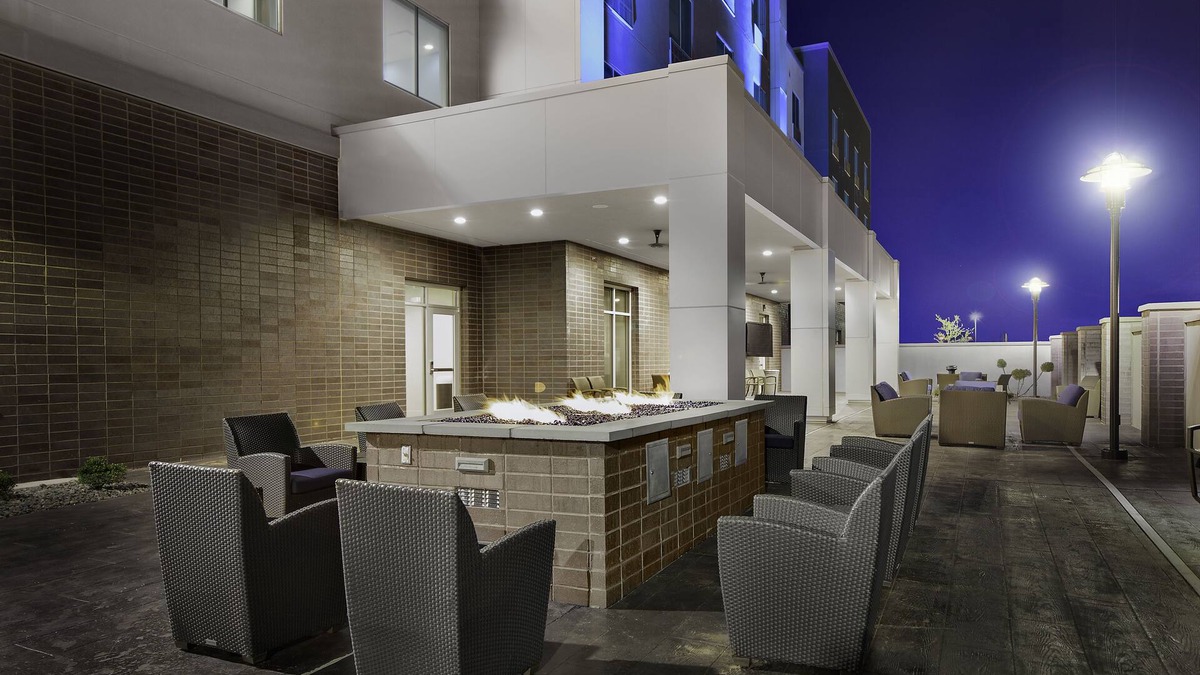 North Overton Hotel | Holiday Inn Express & Suites Lubbock Central - Univ Area by IHG
