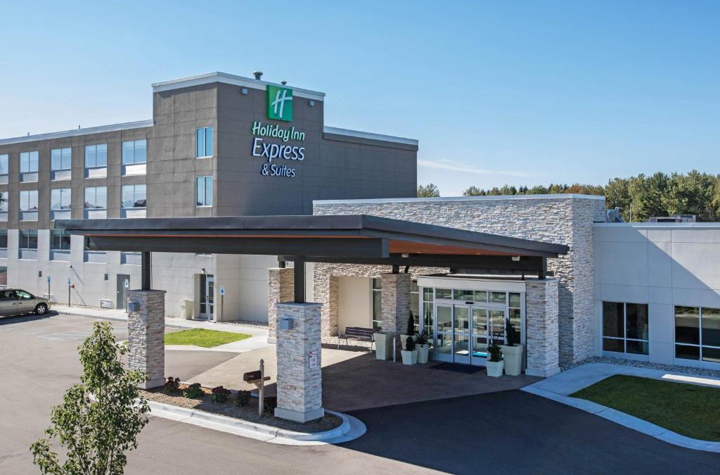 Ludington Hotel | Holiday Inn Express & Suites Ludington by IHG