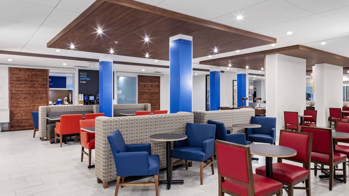 Madison Hotel | Holiday Inn Express & Suites Madison by IHG