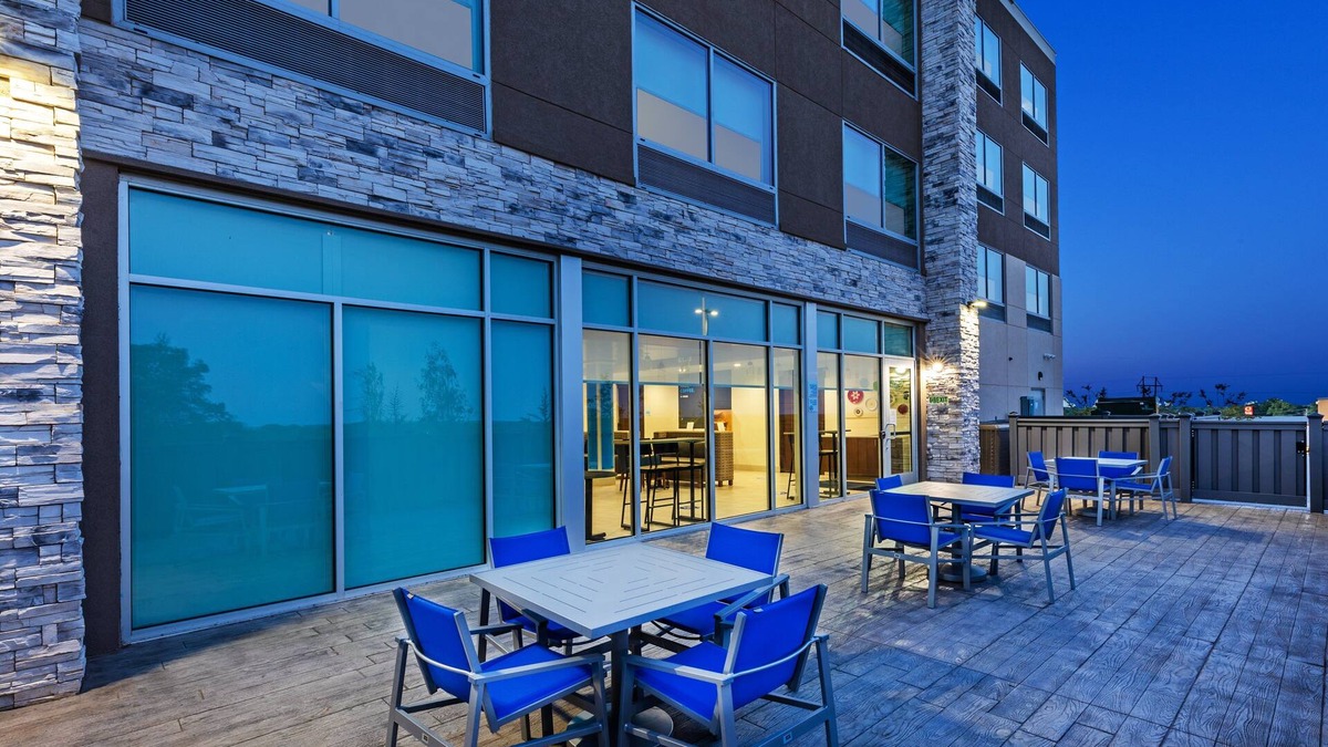 Purcell Hotel | Holiday Inn Express & Suites Purcell by IHG