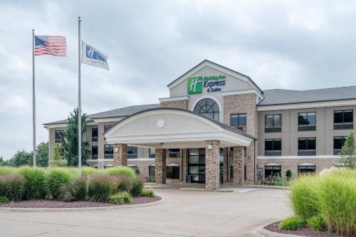 Wadsworth Hotel | Holiday Inn Express & Suites Wadsworth by IHG