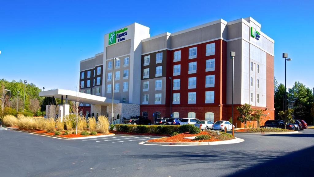 Gwinnett Place Hotel | Holiday Inn Express & Suites Atlanta NE- Duluth by IHG
