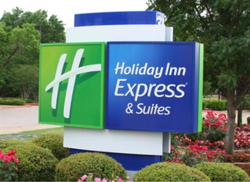 College Park Hotel | Holiday Inn Express & Suites - Mobile - I-65 by IHG
