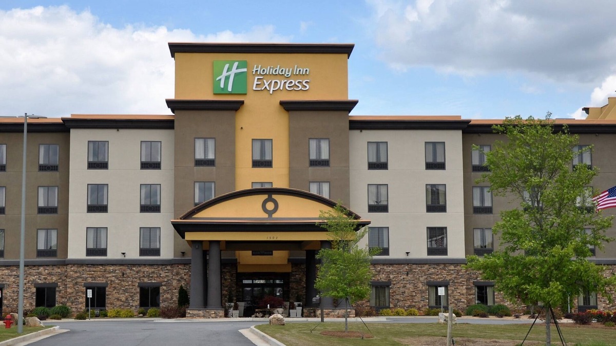 Perry Hotel | Holiday Inn Express & Suites Perry-National Fairground Area #34 by IHG