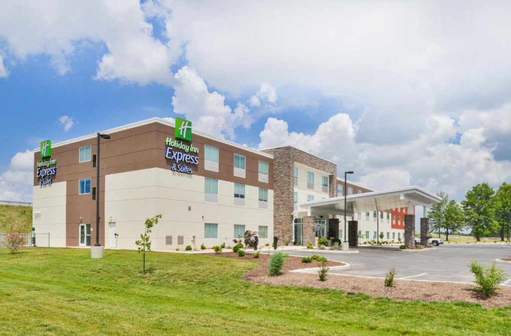 Salem Hotel | Holiday Inn Express & Suites Salem by IHG