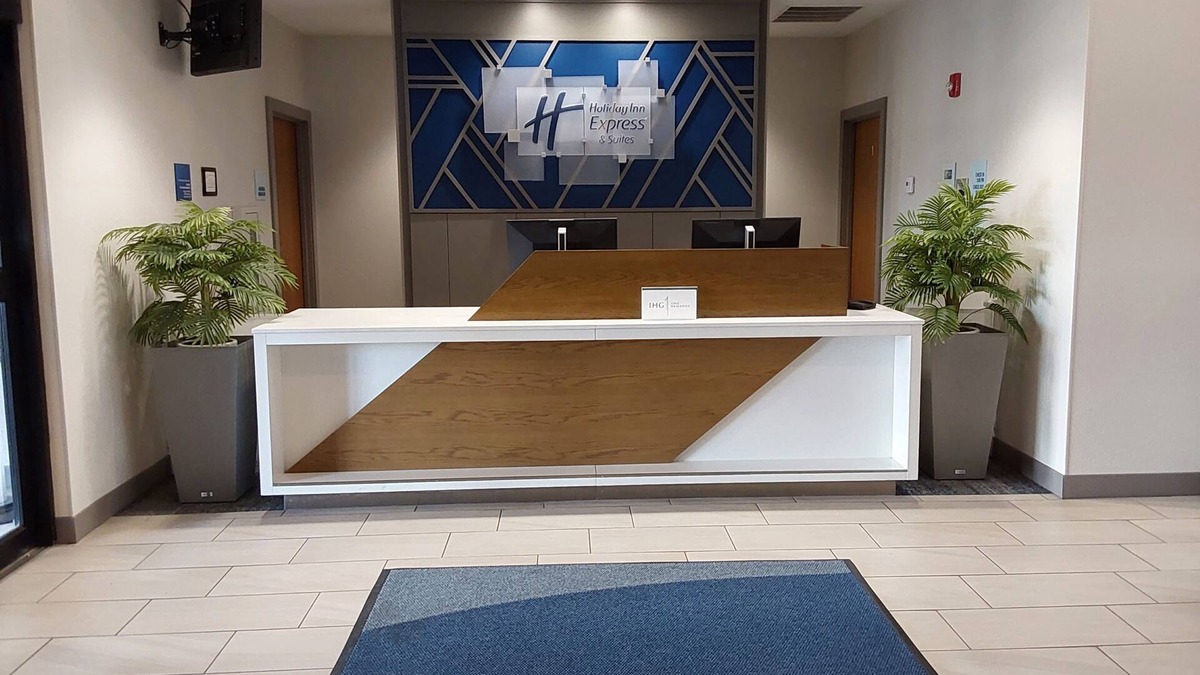 Antigo Hotel | Holiday Inn Express & Suites Antigo by IHG