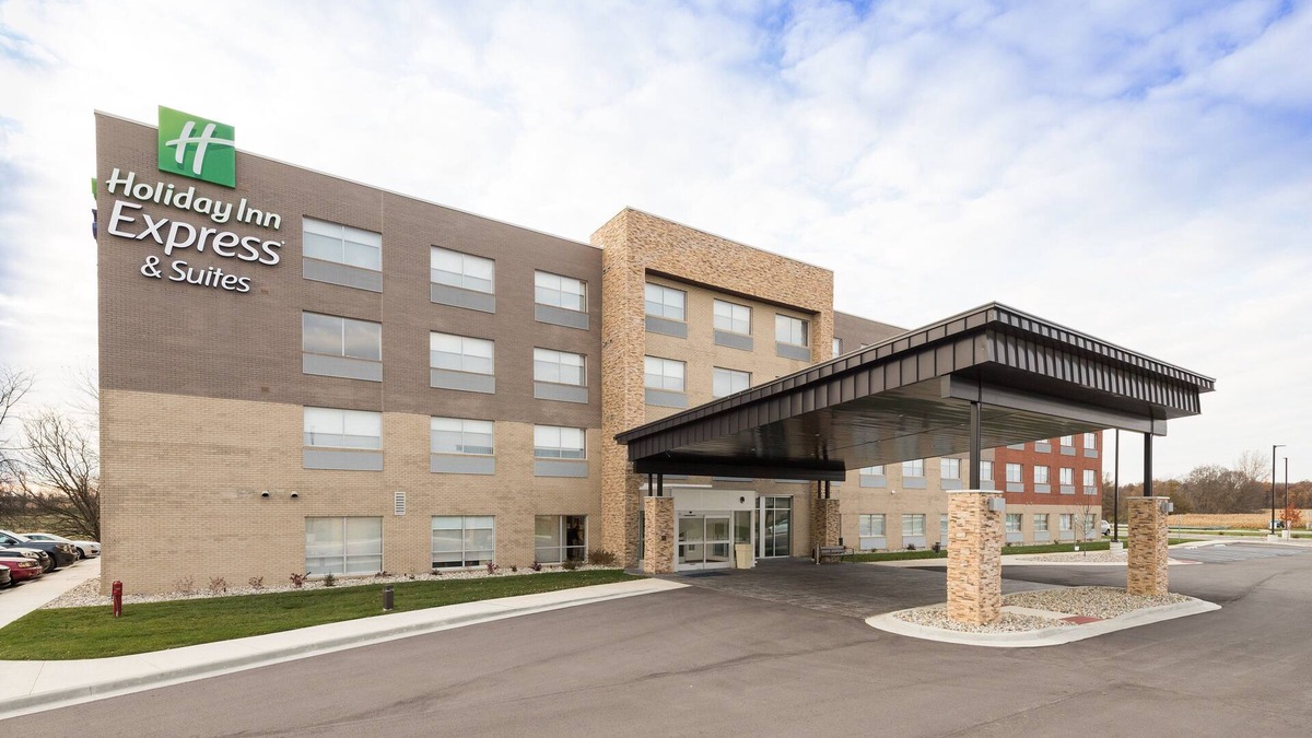 Auburn Hotel | Holiday Inn Express & Suites Auburn by IHG