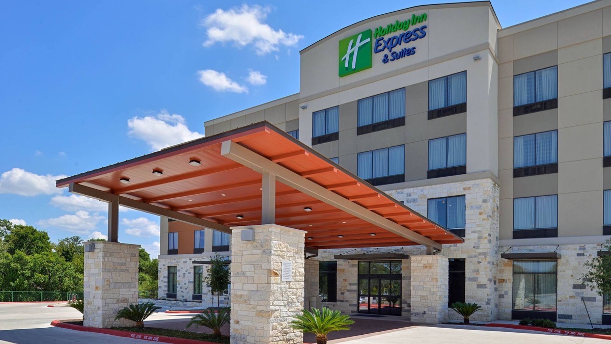 Sweetbriar Hotel | Holiday Inn Express & Suites Austin South by IHG