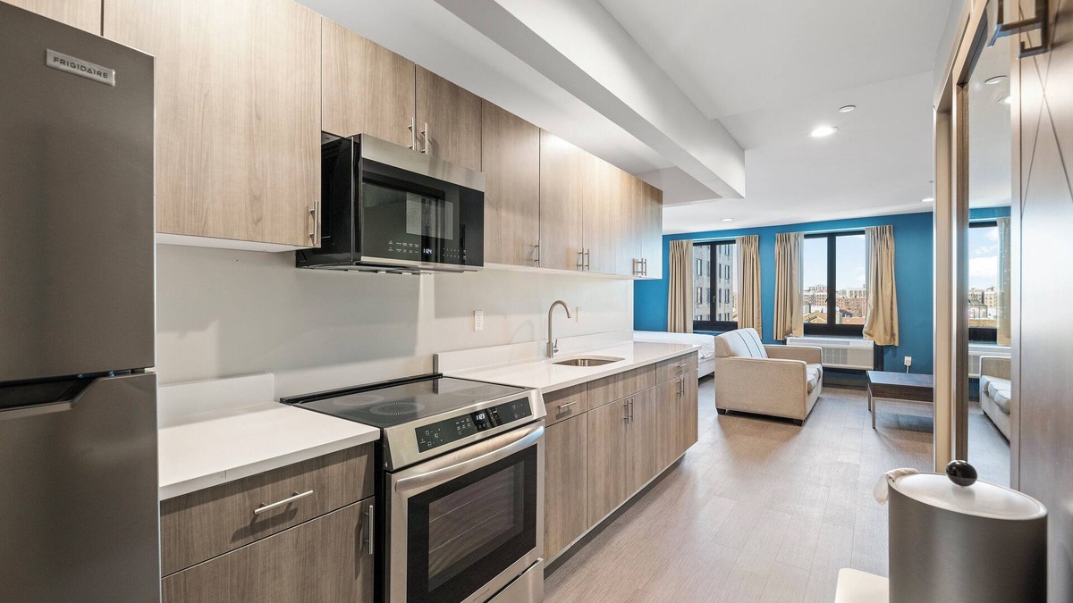 West Bronx Hotel | Holiday Inn Express & Suites Bronx - Zoo Area by IHG