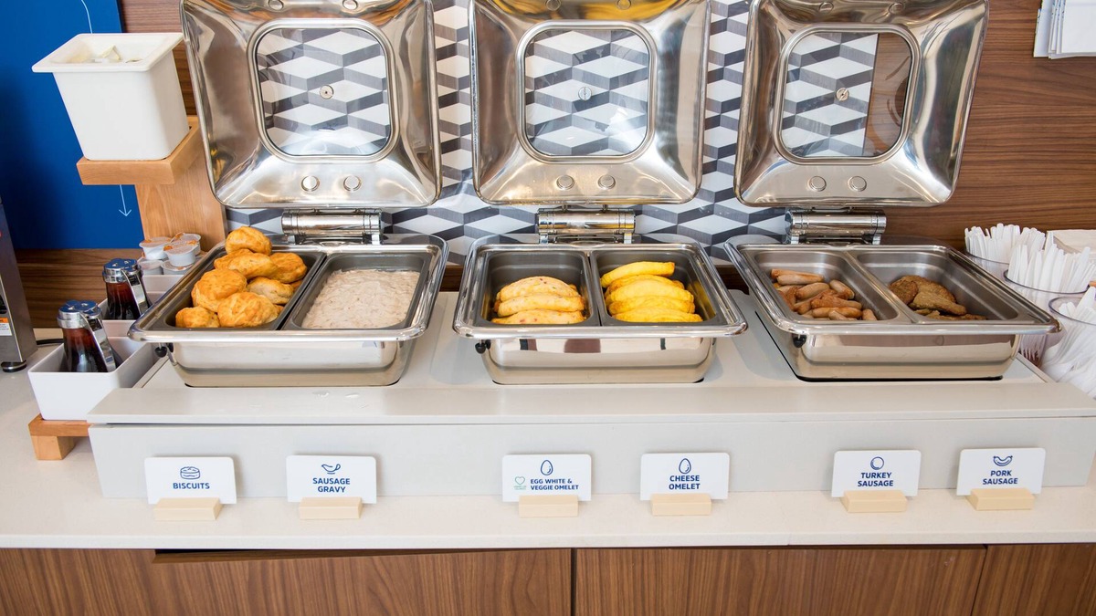 Elkhart Hotel | Holiday Inn Express & Suites Elkhart by IHG