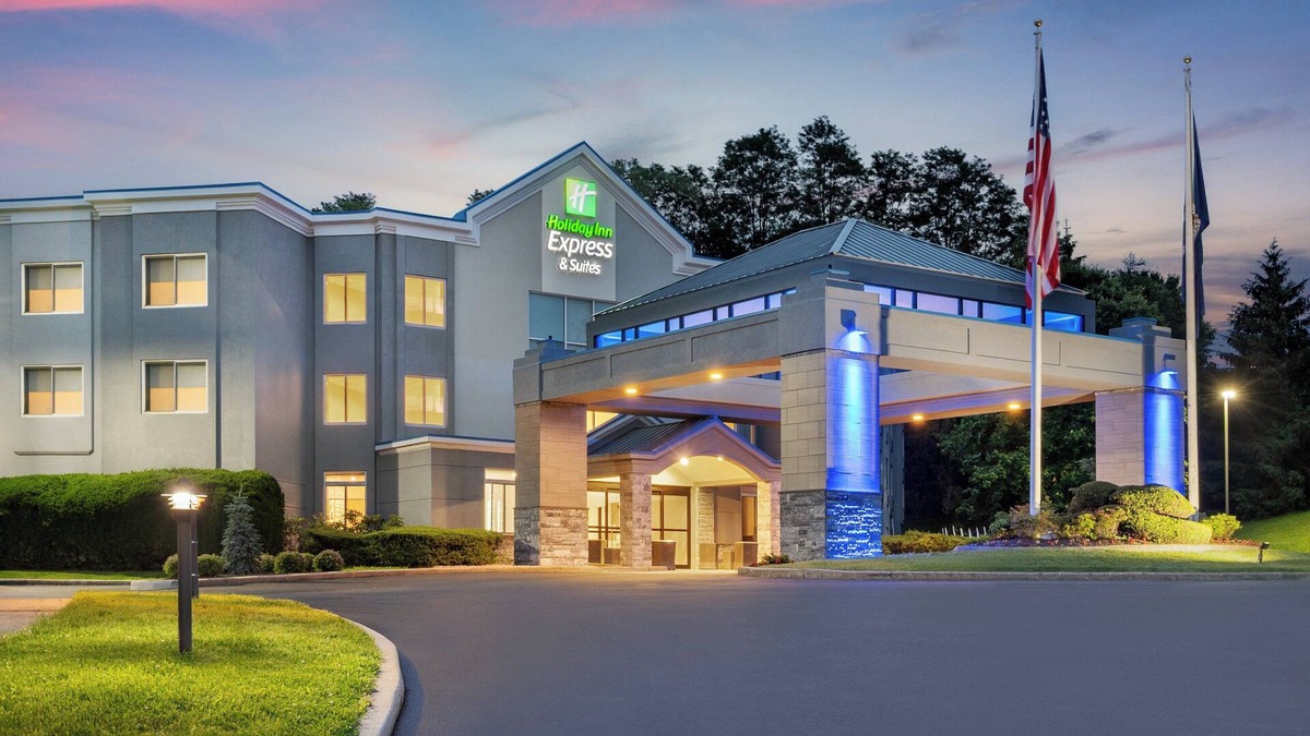 Hawthorne Hotel | Holiday Inn Express & Suites Hawthorne Elmsford North by IHG