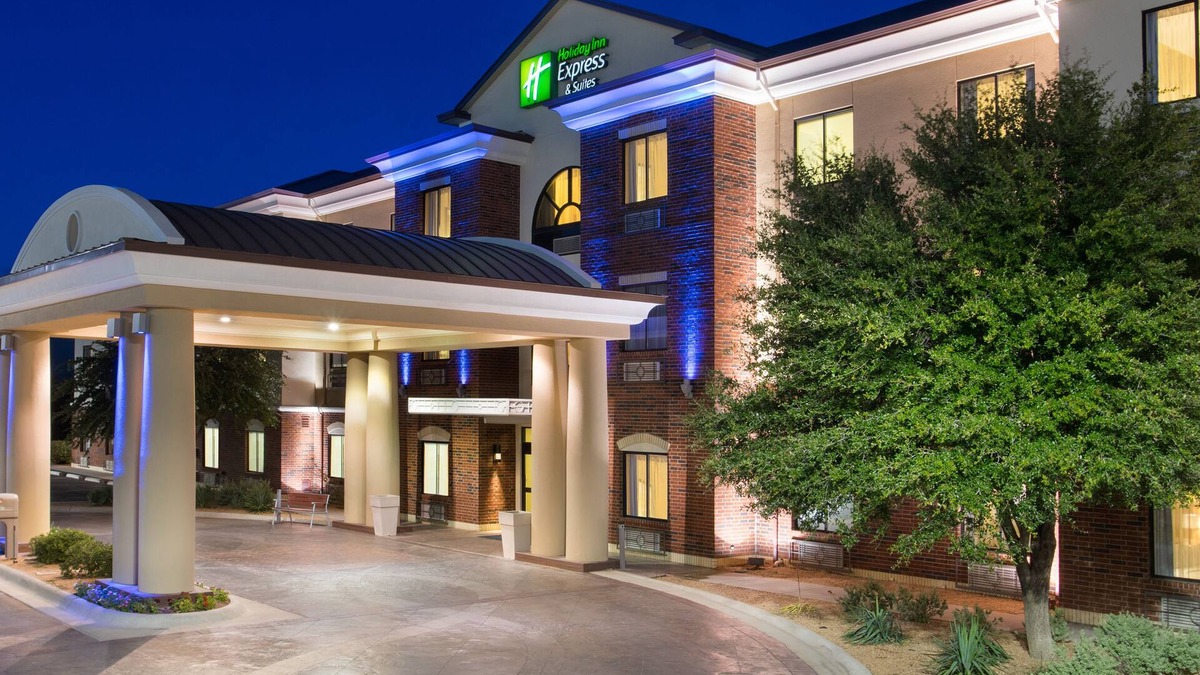 Midland Hotel | Holiday Inn Express & Suites Midland Loop 250 by IHG