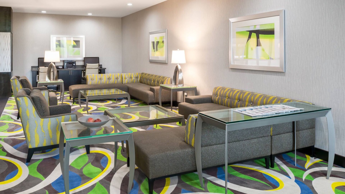 Norman Hotel | Holiday Inn Express & Suites Norman by IHG