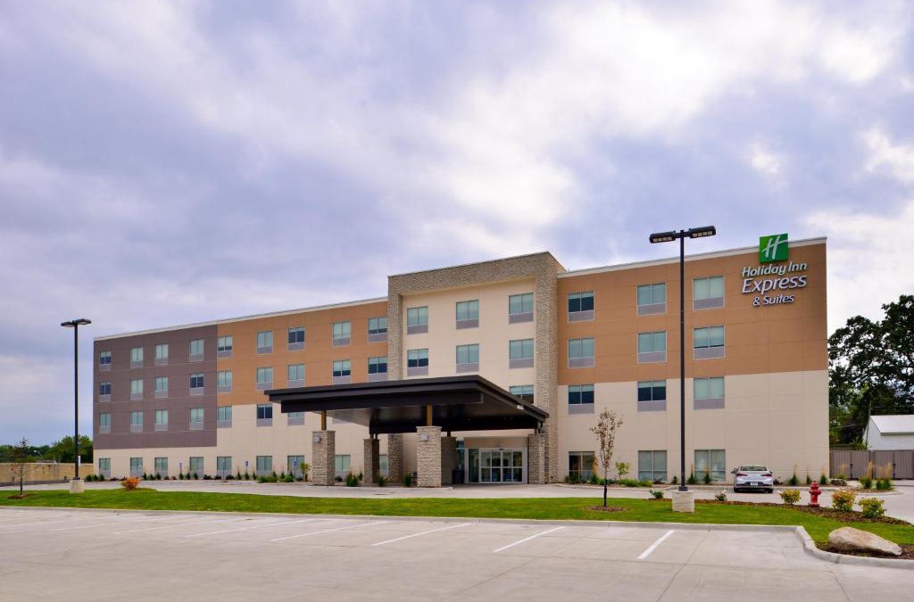Ottumwa Hotel | Holiday Inn Express & Suites - Ottumwa by IHG