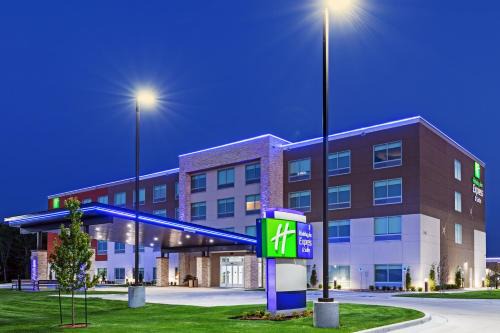 Parsons Hotel | Holiday Inn Express & Suites - Parsons by IHG