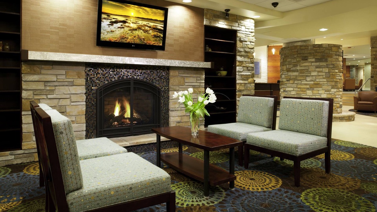 Green Tree Hotel | Holiday Inn Express & Suites Pittsburgh West - Greentree by IHG
