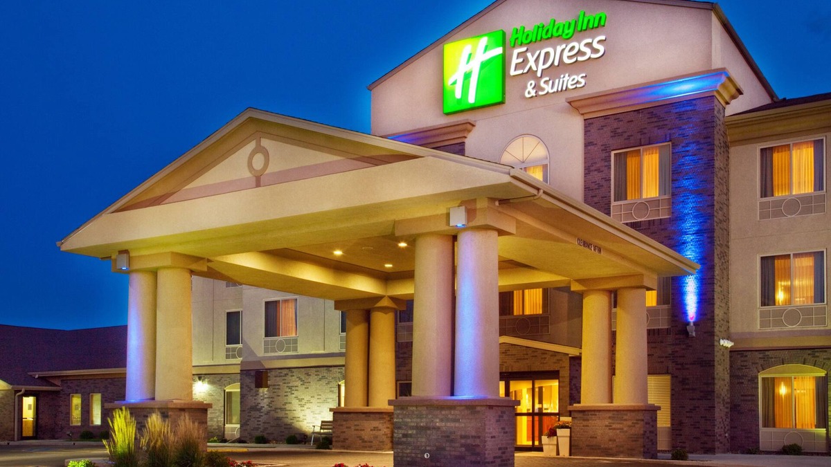 Sheldon Hotel | Holiday Inn Express & Suites Sheldon by IHG