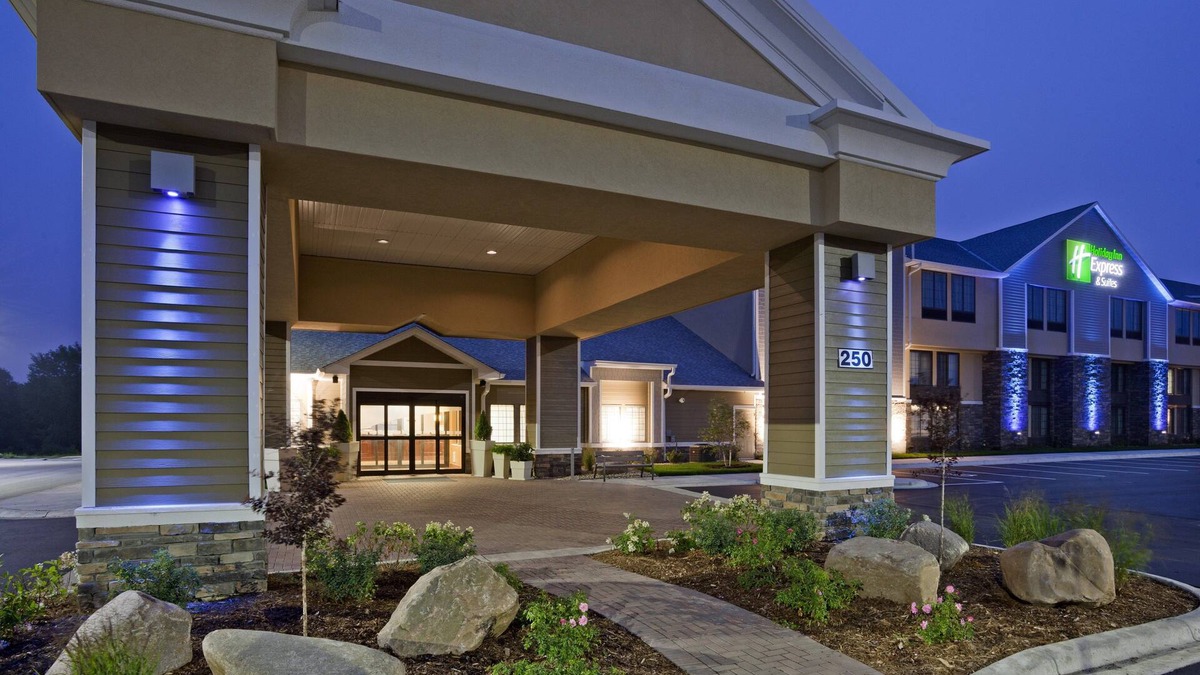 Willmar Hotel | Holiday Inn Express & Suites Willmar by IHG